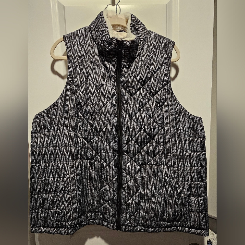 Maurices Black & White Quilted Vest